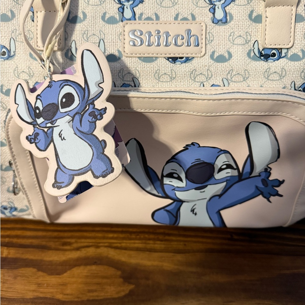 Primark Stitch Weekender Bag - Picture 7 of 7